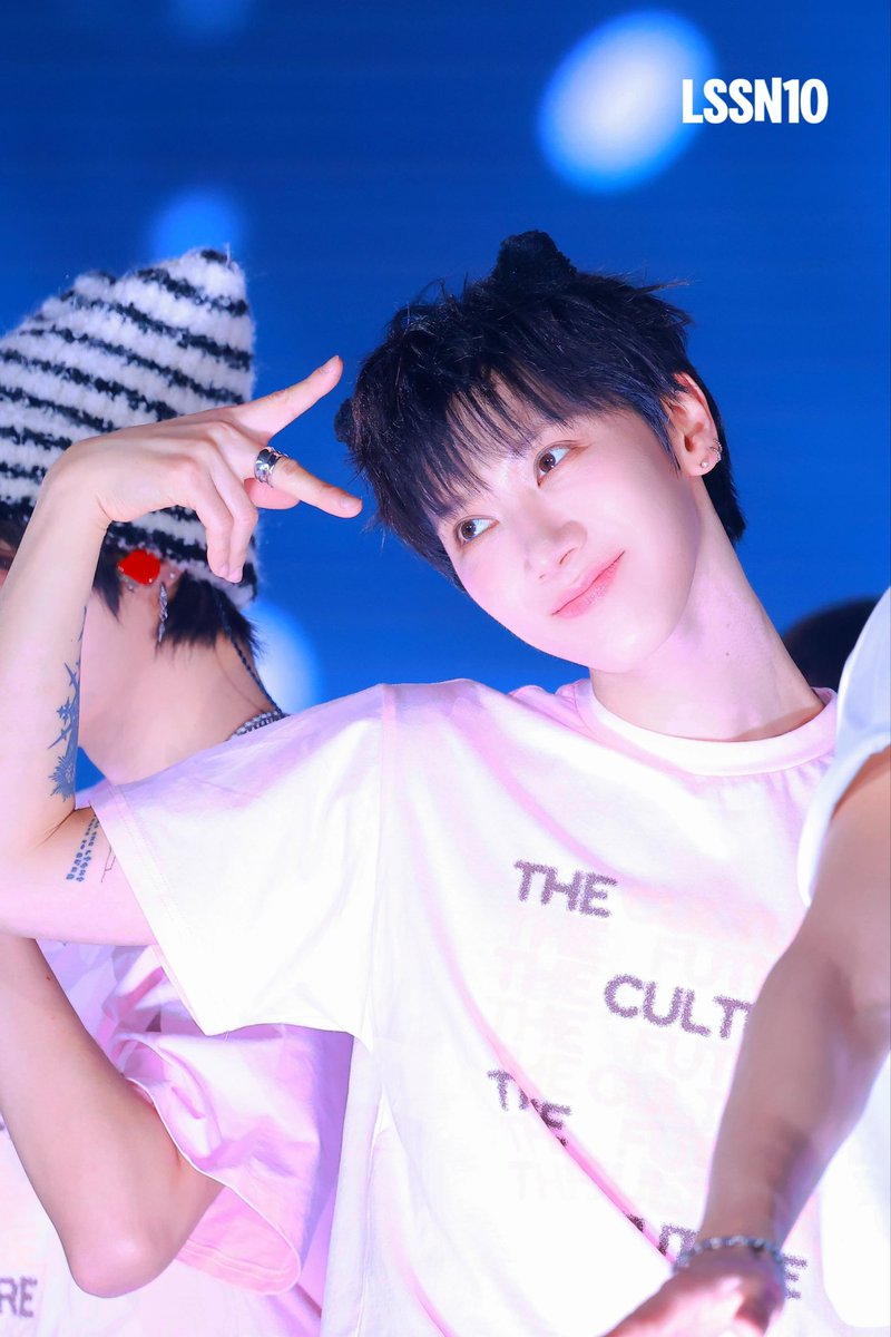 260201 SMTOWN FUKUOKA

baby cat doll 😭😭😭 天使小猫🐈

#TENLEE #tenlee_1001 
#TEN #텐 #เตนล์ #李永钦
#SMTOWN_LIVE_FUKUOKA