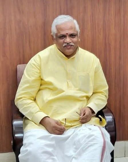 BrijBahadurBJP's tweet photo. भारतीय जनता पार्टी के राष्ट्रीय महामंत्री (संगठन) आदरणीय श्री बी एल संतोष जी को जन्मदिन की हार्दिक बधाई एवं शुभकामनाएं।
प्रभु श्री बांके विहारी जी से प्रर्थना है कि वह आपको निरंतर नेतृत्व का आशीर्वाद दें, आपका संरक्षण हम पर सदा बना रहे।
#BLSanthoshJi #BhartiyaJantaParty https://t.co/ksy04SuxGf