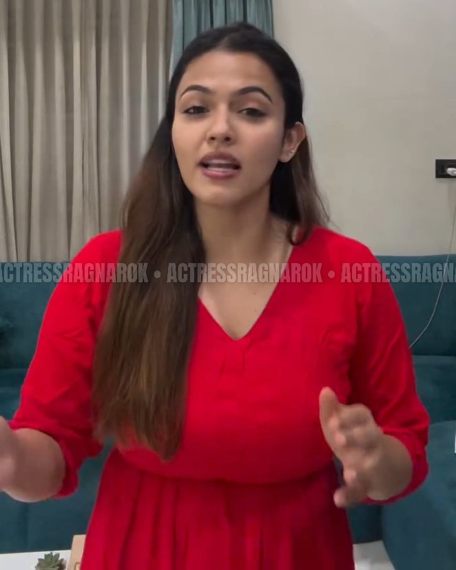 Aparna Das 💥
When she got this much bigger 😲
It's really huge and hanging 👀
#AparnaDas