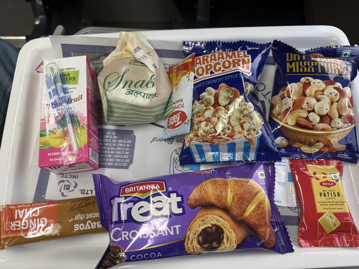PandaBemused's tweet photo. @AshwiniVaishnaw  @RailMinIndia 

Sirs - can we stop serving diabetes on our trains https://t.co/X6TUajpLdh