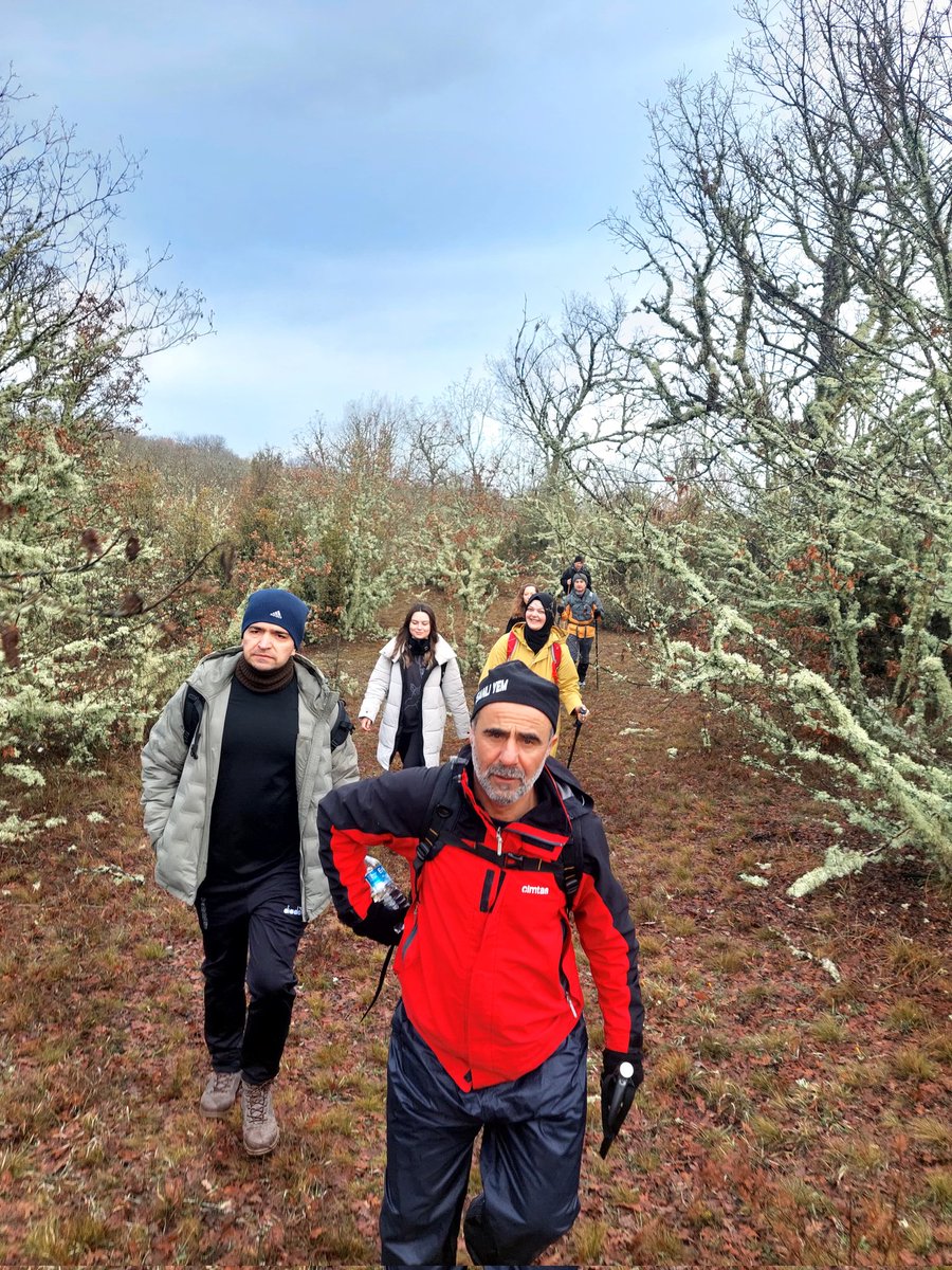 Tados43's tweet photo. Haftasonu Doğa yürüyüşümüzü Kuruçay Göleti güzergahında yaptık. Rotamız yaklaşık 10 km sürdü. 

🍂🍂

Yürüyüşümüze katılan herkese teşekkür ederiz.
Doğayı koruyun.🌿🌱🍂🍁
https://t.co/xyLTHlzgxB

#trekking #doğayürüyüşü #doğasever #forest
#dogadakiinsan https://t.co/SWhgmh7eBk