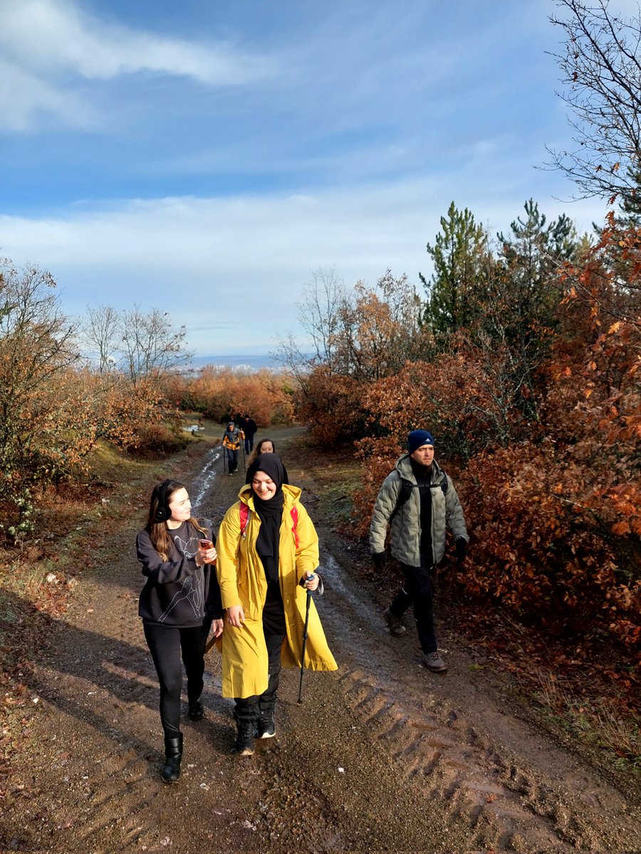 Tados43's tweet photo. Haftasonu Doğa yürüyüşümüzü Kuruçay Göleti güzergahında yaptık. Rotamız yaklaşık 10 km sürdü. 

🍂🍂

Yürüyüşümüze katılan herkese teşekkür ederiz.
Doğayı koruyun.🌿🌱🍂🍁
https://t.co/xyLTHlzgxB

#trekking #doğayürüyüşü #doğasever #forest
#dogadakiinsan https://t.co/SWhgmh7eBk