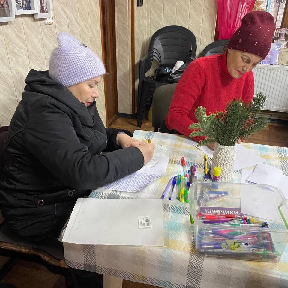 HFoundation2025's tweet photo. Domik Kamianske: Women’s &amp; kids’ gatherings back! Women shared lessons &amp; activities; children learned the Prodigal Son &amp; crafted dream homes. Healthier snacks brought smiles (mostly 😄)
Thank you, Heartstone Family, for steady spaces of care &amp; normalcy. 💙💛 #HeartstoneFoundation https://t.co/fE9zfHVySg