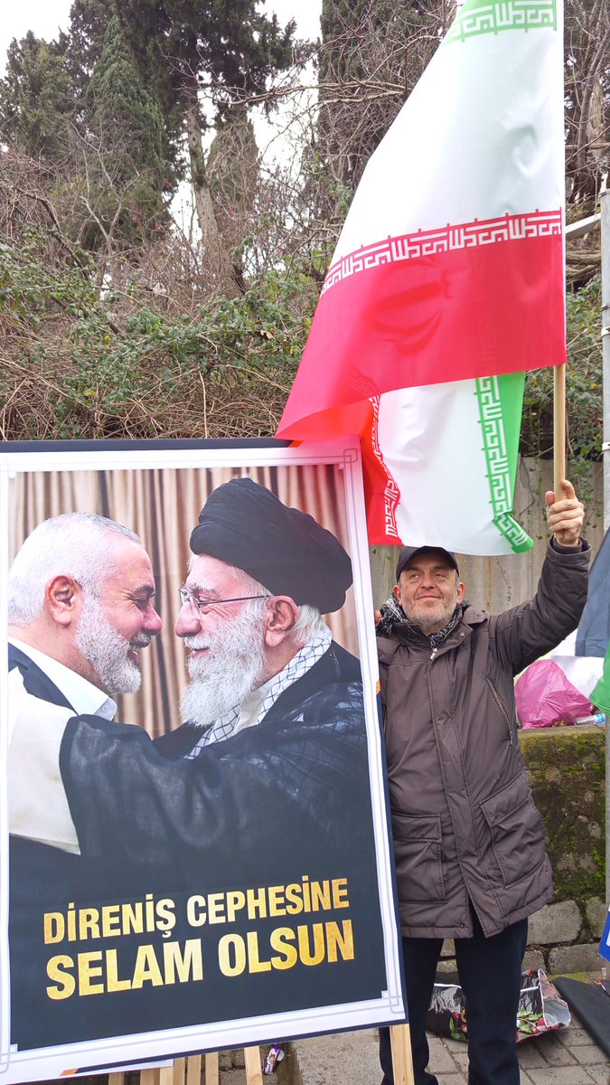 global_int1979's tweet photo. Kahrolsun ABD..! 
Down with ABD..! https://t.co/CP8VhEC9xA