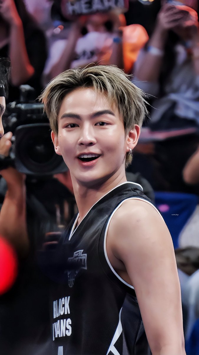 หวัดดีค้าบบ , คนมาเชียร์เต็มเยยยย 🖤👊🏻

3Fight3 x HEART COPPER 

#HEARTchuthiwat 
#3Fight3BasketBoySS2xBUS
#3Fight3BasketBoySS2Match1