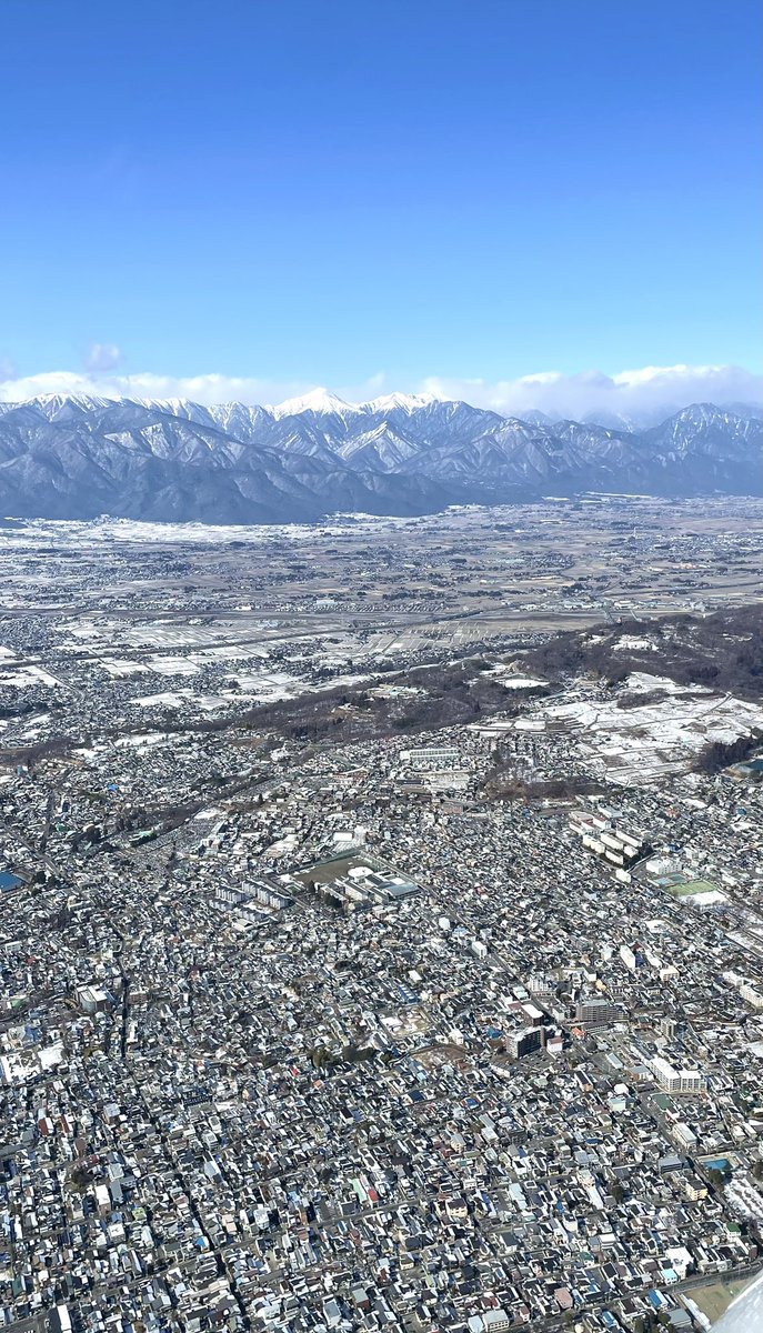 Apr12Naoya's tweet photo. 松本盆地、空から見るとその雄大さをより感じられる✨ https://t.co/4ijU8bZejh