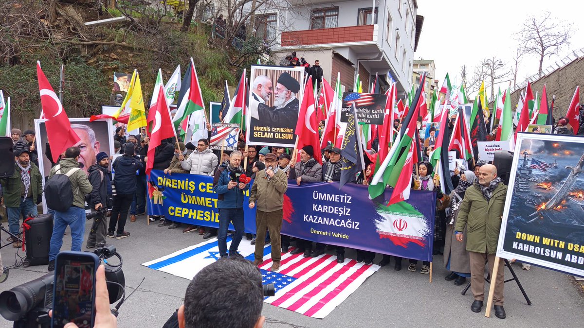 global_int1979's tweet photo. Bugün öfke günüdür.. 
Bugün direniş günüdür.. 
Bugün dayanışma günüdür.. https://t.co/yIeEf1r1Bs