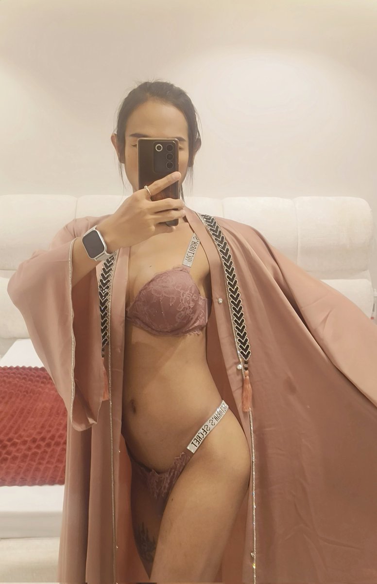 Queen BEE 🐝 New account 🌈(before180K) tweet media