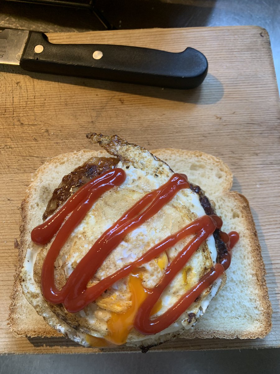 parasitisn511's tweet photo. パン作りをするようになって確実に食卓にパンが上がってくることが多くなりました。
結果お米の消費が少なくなりお財布的にもありがたい日々となっています😋😆✨ https://t.co/ORydXj9oqN