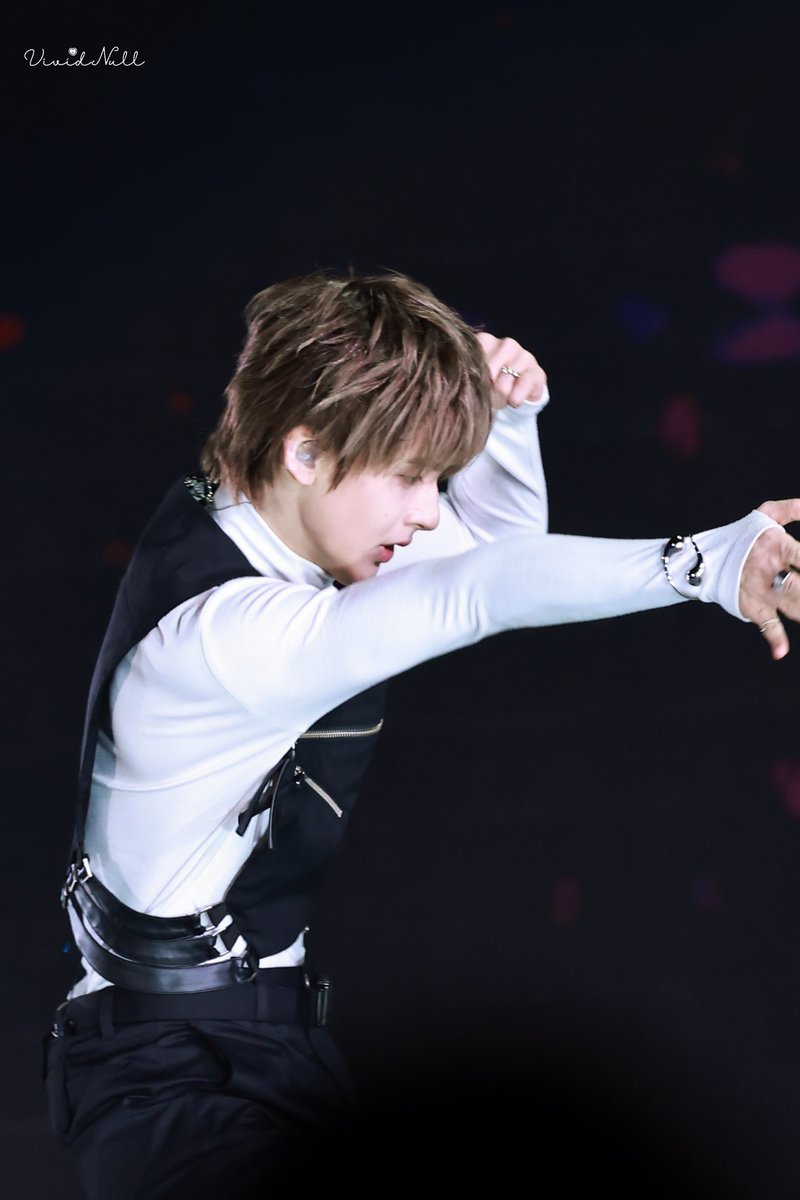 vividnull_ tweet media