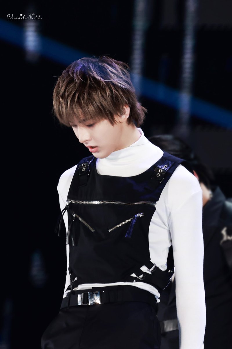 vividnull_ tweet media