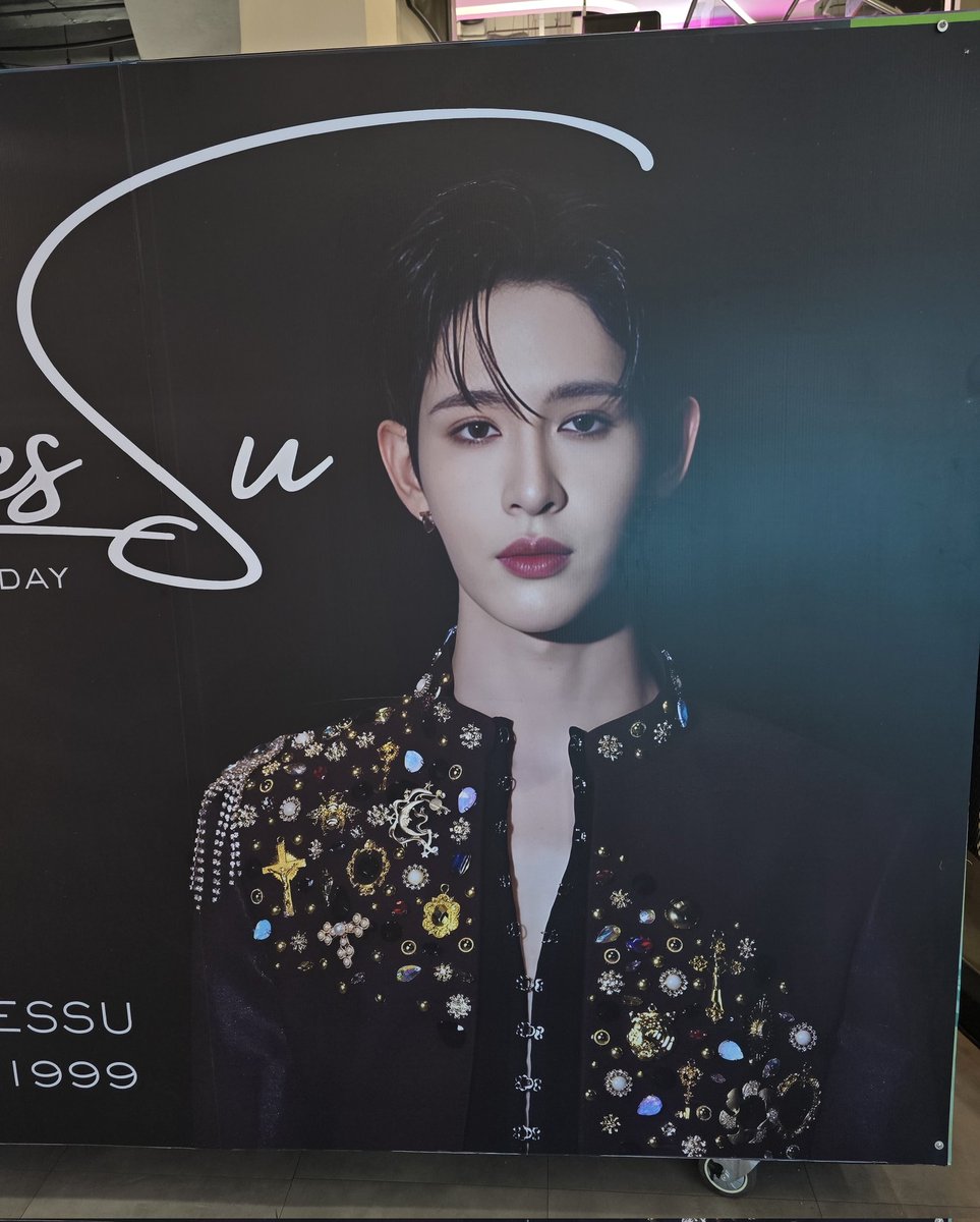 มาเดินยูเนี่ยนแล้วเจอพี่คนสวย🤏🏻🤍🌼

#JamesSuBDProject2026
#JamesSu