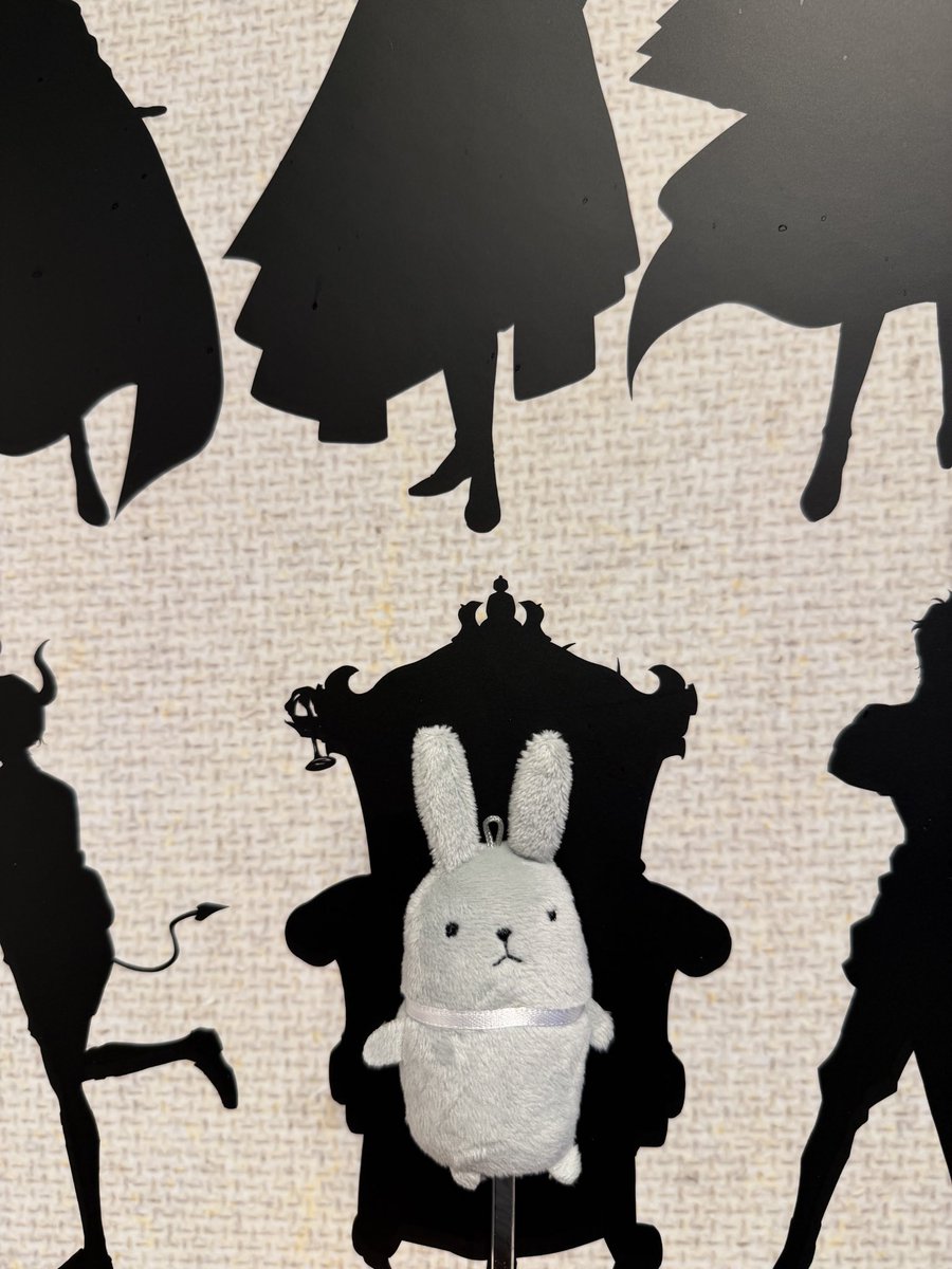 ALBION_SATAN's tweet photo. 座らせてみましたw
隼さまが魔王様すぎる(笑)

 #ツキウタ  #カラ鉄  #魔王軍  #ツキテツクエスト https://t.co/IkW8F8kfTb