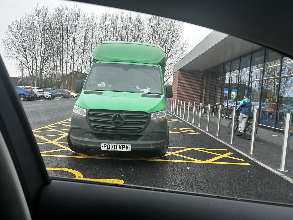 gavsca's tweet photo. @ao is this how you teach your drivers to park blocking 3 disabled bays in Brough hu15 maybe some retraining needed??? https://t.co/I8fk8Kneqt