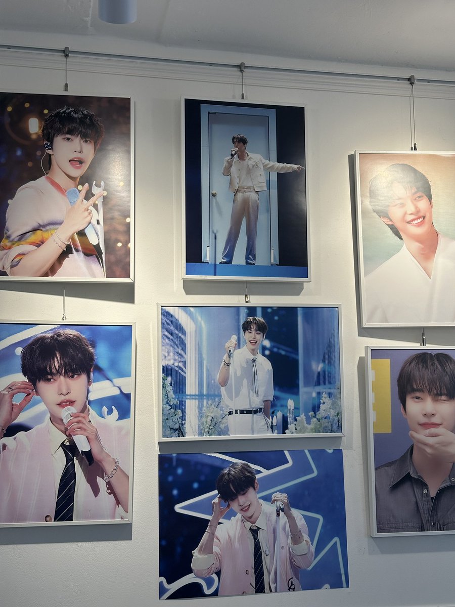 #아침식사는_언제나_아궁빵

같이 온 친구도 귀엽다고 해준 카페 ,, 곳곳에 아궁빵들이 너무너무 많아요 🍪 아궁빵 포즈 사진 진짜 좋아하는데 제일 좋아하는 최애 사진이 여기에.. 럭드도 5등 뽑아서 너무너무 다행이고 오프뛸때 잘 쓸거 같아요.. 아궁빵 짱 ,,👍