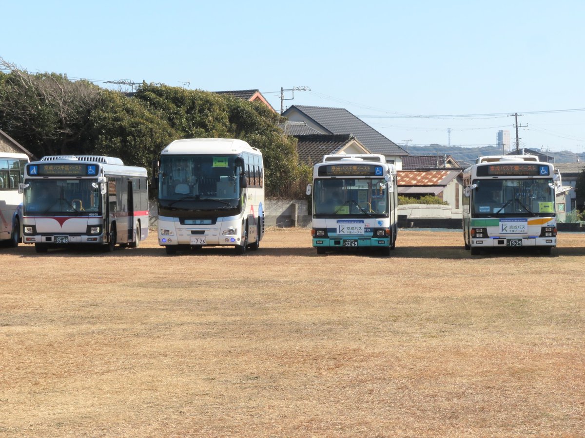 CS_777's tweet photo. 飯岡しおさいマラソン シャトルバス
左：今年(2026年)
右：昨年(2025年) https://t.co/p6JXnzzTw1
