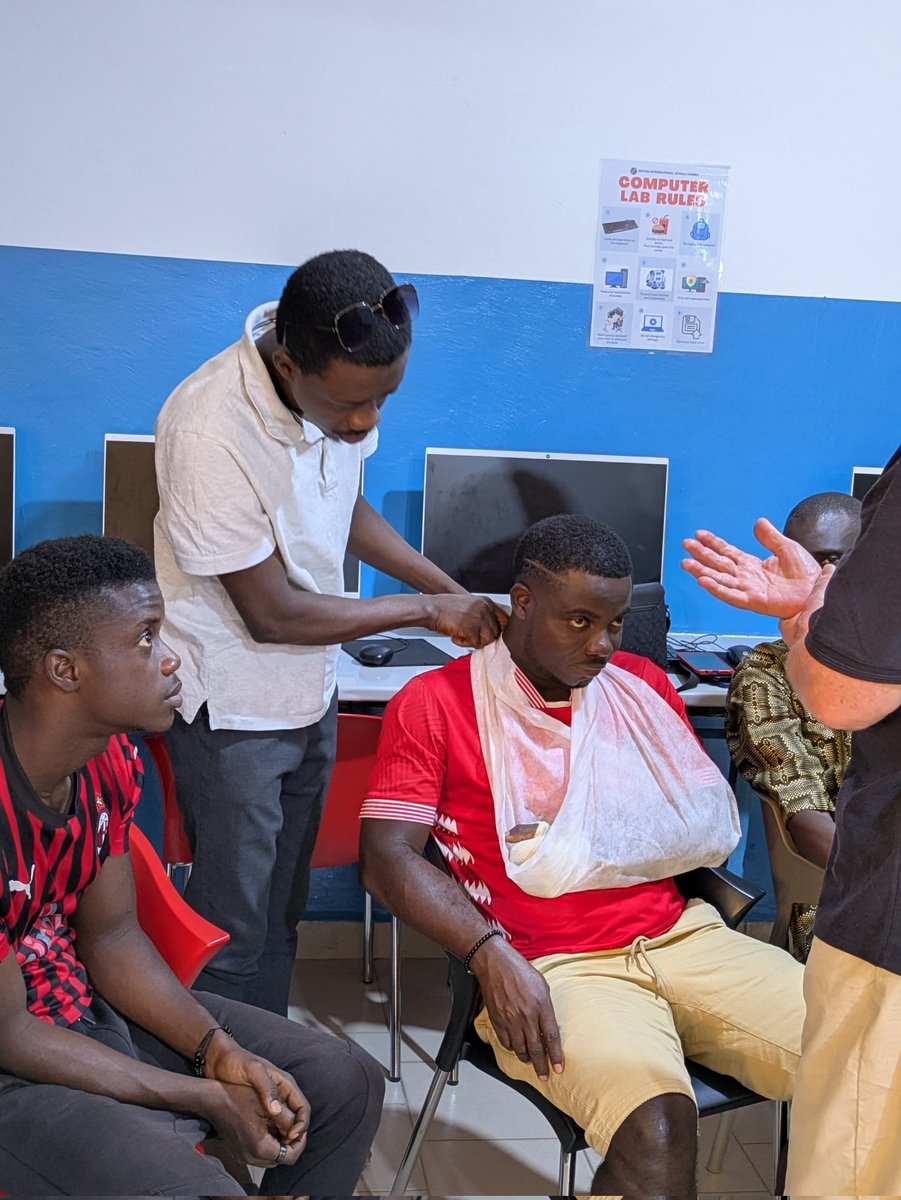 FirstAid4Gambia's tweet photo. It was a pleasure working with some of the staff at British International School Gambia dealing an Emergency First Aid at Work course.
#FirstAid 
#education https://t.co/HCDzAdazEP