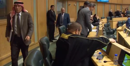 نواب ينسحبون احتجاجًا على تصويت البرلمان على اتفاقية أردنية-مغربية 