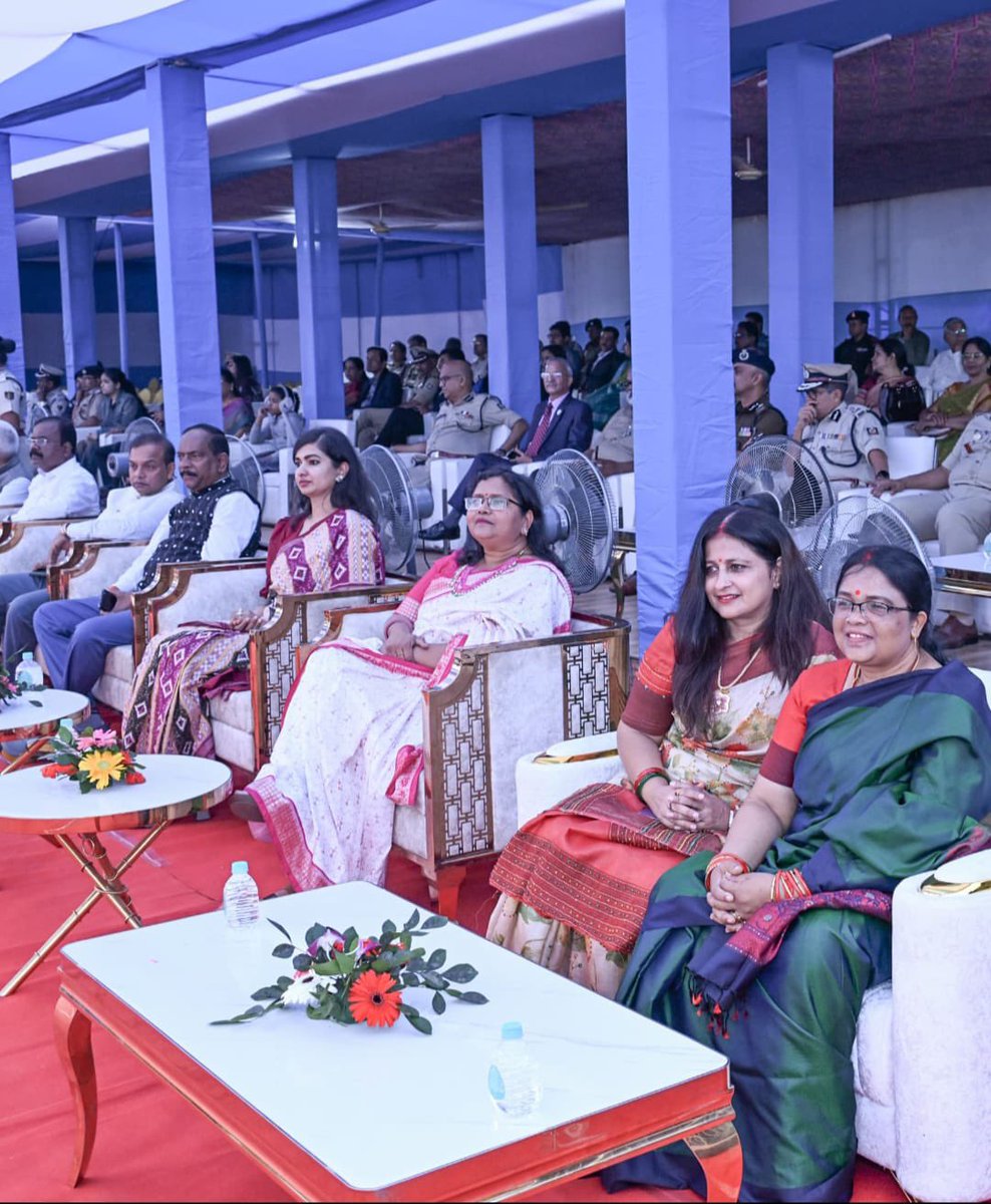 sofiafirdous1's tweet image. ଭୁବନେଶ୍ଵର ସପ୍ତମ ବାଟାଲିୟନ ପରିସର ଠାରେ ଆୟୋଜିତ ପତାକା ଅବତରଣ ଉତ୍ସବ ୨୦୨୬ ଅବସରରେ ଯୋଗ ଦେଇଥିଲି। ମାନ୍ୟବର ମୁଖ୍ୟମନ୍ତ୍ରୀ ଶ୍ରୀ ମୋହନ ଚରଣ ମାଝୀଙ୍କ ଉପସ୍ଥିତିରେ ସସମ୍ମାନେ ଜାତୀୟ ଗର୍ବ ଓ ଗୌରବର ପ୍ରତୀକ ତ୍ରିରଙ୍ଗା ପତାକାର ଧ୍ଵଜାବତରଣ କରାଯାଇଥିଲା। 

#7thbatallion #flagoff #odisha #barabaticuttack #sofiafirdous