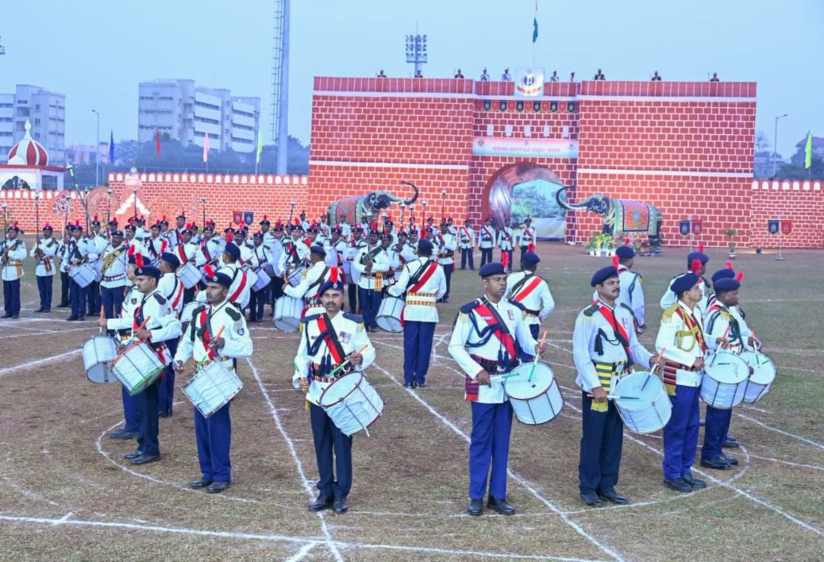 sofiafirdous1's tweet image. ଭୁବନେଶ୍ଵର ସପ୍ତମ ବାଟାଲିୟନ ପରିସର ଠାରେ ଆୟୋଜିତ ପତାକା ଅବତରଣ ଉତ୍ସବ ୨୦୨୬ ଅବସରରେ ଯୋଗ ଦେଇଥିଲି। ମାନ୍ୟବର ମୁଖ୍ୟମନ୍ତ୍ରୀ ଶ୍ରୀ ମୋହନ ଚରଣ ମାଝୀଙ୍କ ଉପସ୍ଥିତିରେ ସସମ୍ମାନେ ଜାତୀୟ ଗର୍ବ ଓ ଗୌରବର ପ୍ରତୀକ ତ୍ରିରଙ୍ଗା ପତାକାର ଧ୍ଵଜାବତରଣ କରାଯାଇଥିଲା। 

#7thbatallion #flagoff #odisha #barabaticuttack #sofiafirdous