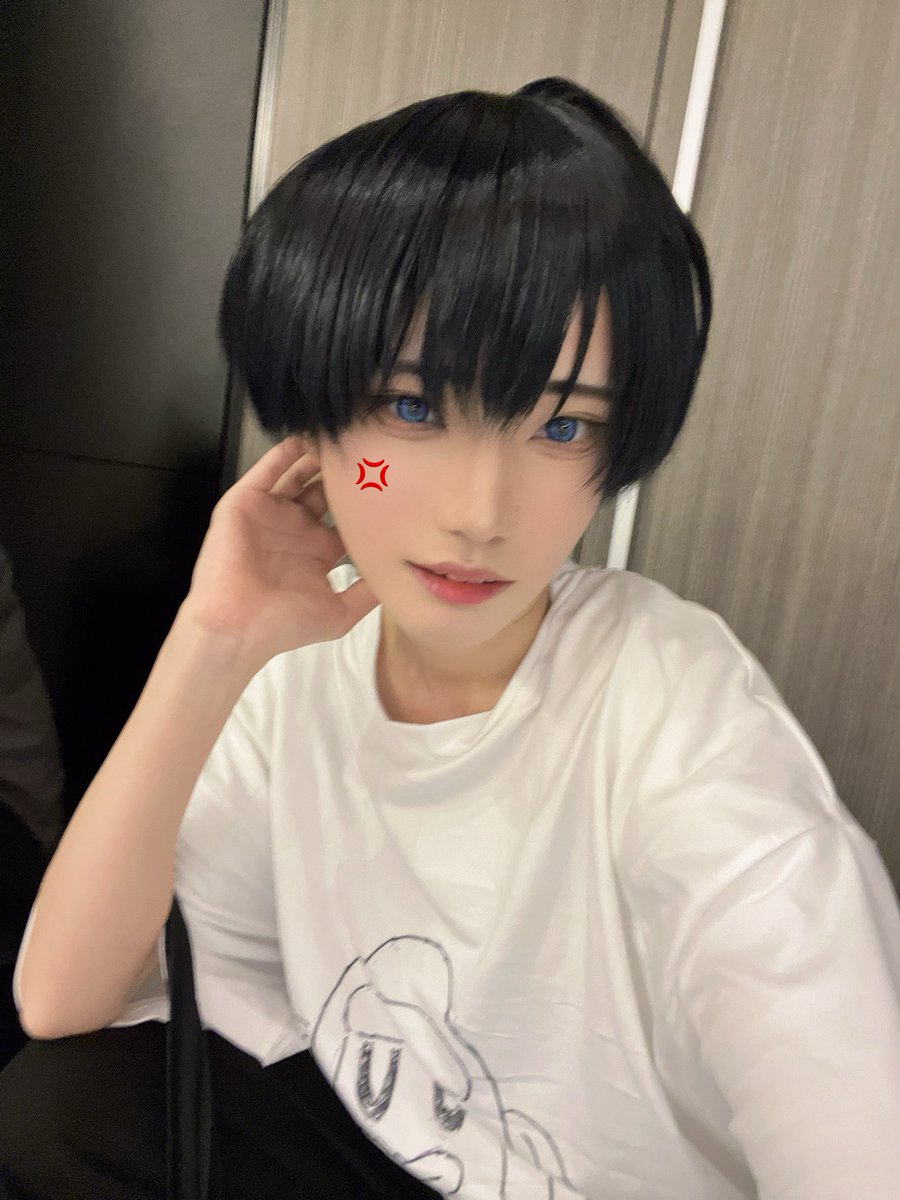 ⚠︎Cosplay/コスプレ

久々の男装！！多聞併せで桜利ON/OFFしてきました〜！！
 #アコスタ羽田