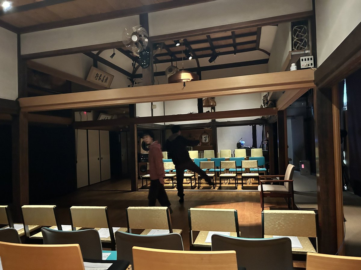 『一角獣の六感』の旅が終わり、帰路につきました。東京と同じ演出のつもりでしたが解像度があがり、深化したように思います。創作に果てはありませんがやりきったと思います。一期一会。岡山のキャスト、スタッフのみなさん、河合さん、米谷さん、ありがとうございました！