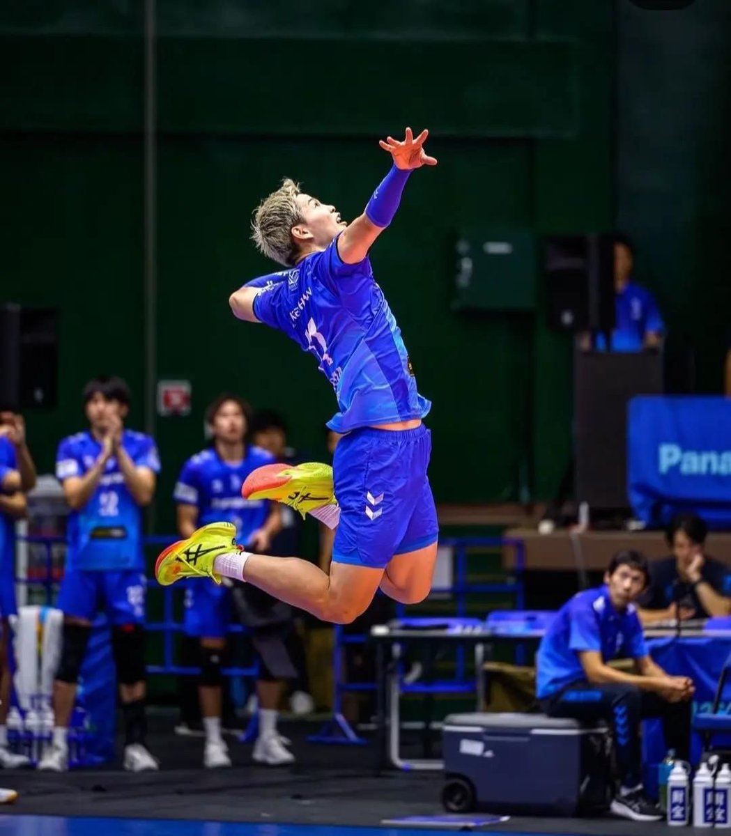 3rinrinn's tweet image. แมสขนาดนี้ ขอขายคนในคลิปให้ทุกคนนะคะ 𐔌•̀ ᴗ - 𐦯 ˵

นิชิดะ ยูจินักกีฬาวอลเลย์บอลทีมชาติญี่ปุ่น แต่พักจากทีมชาติไปหลังโอลิมปิค 2024ตอนนี้เล่นให้ และเป็นกัปตันให้ทีม Osaka Bluteon เป็นคนตลก แต่พอเล่นในสนามจริง ๆ เท่มากก

ตอนนี้แต่งงานเป็นคุณพ่อลูกหนึ่งแล้ว!