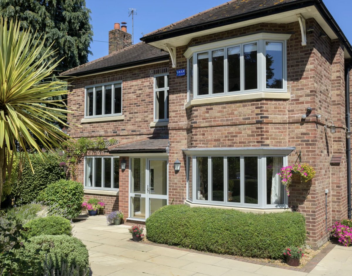 Warwick Glass tweet media