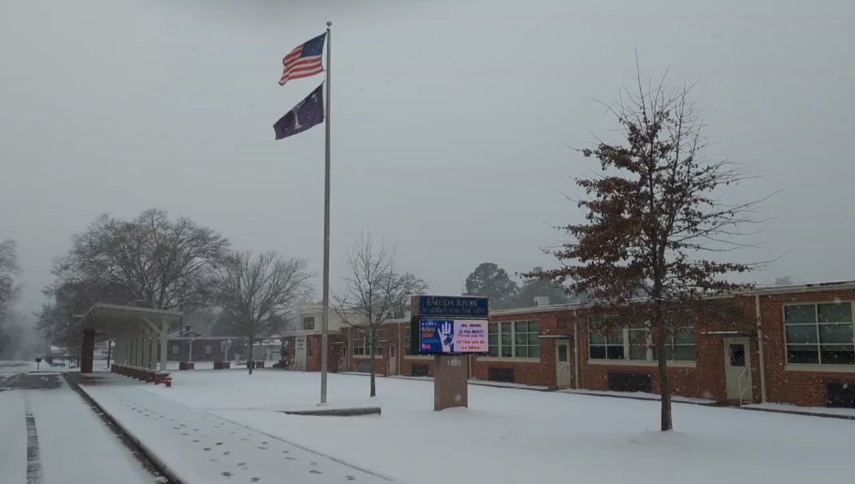 SRAABOBCATS's tweet photo. It’s a winter wonderland at SRAA! Stay warm, Bobcats! ☃️❄️

@LexingtonTwo https://t.co/e9uGxFJr41