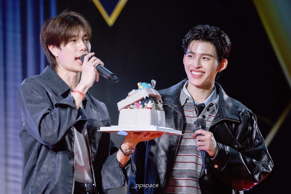 myspace_bs's tweet photo. สายตารักมากกกก ตั้งใจฟังพุพุมาก

THE GOOD YEAR OF POND
#Happy25thPondDay
#ปอนด์ภูวินทร์ #ppnaravit @ppnaravit #phuwintang @phuwintang https://t.co/D2bbFPFqVr