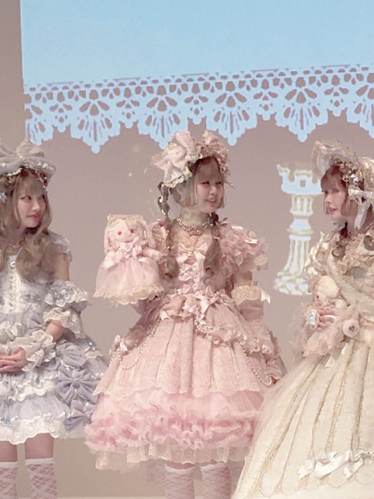 FABmoe__'s tweet photo. 横並びでお話してるお姫様達が
可愛すぎる꒰ঌ♡໒꒱
 #戦慄かなの #頓知気さきな #かてぃ https://t.co/xBM4ZMjr6p