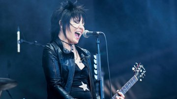 TheExtremeMusi1's tweet image. Who has the BEST voice of these female rock stars in your opinion? 🎶🎸

• Stevie Nicks
• Joan Jett
• Debbie Harry
• Ann Wilson