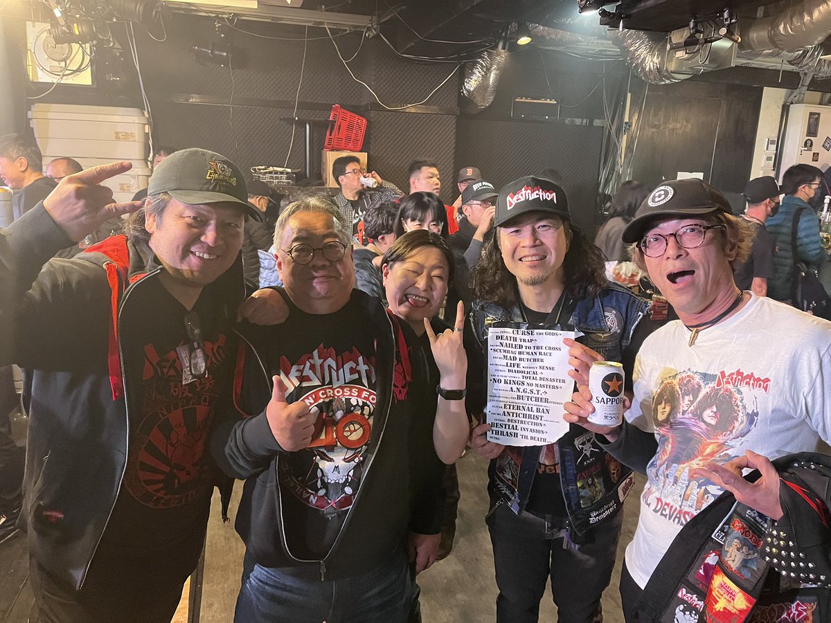 edamamehiroshi's tweet image. 大阪トンボ帰りで新幹線🚄乗りましたん。DESTRUCTIONは全くブレてなくてやはり最高でした😆
久しぶりに会ったみなさんまたどこかのハコで！
#DESTRUCTION