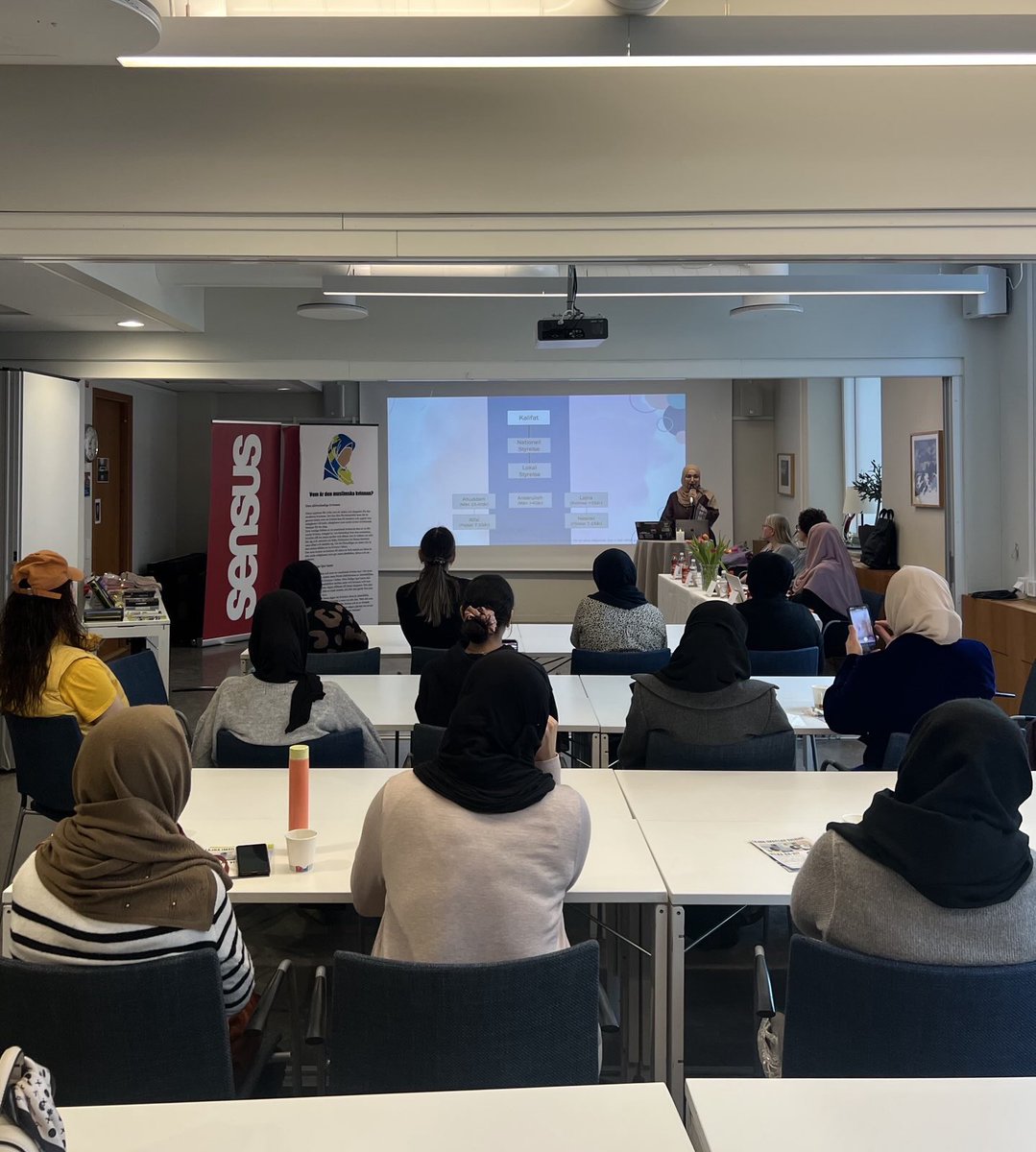 JagArHijabi's tweet photo. Nu är seminariet i Stockholm igång! #jagarhijabi https://t.co/Ea3x47Ri9S
