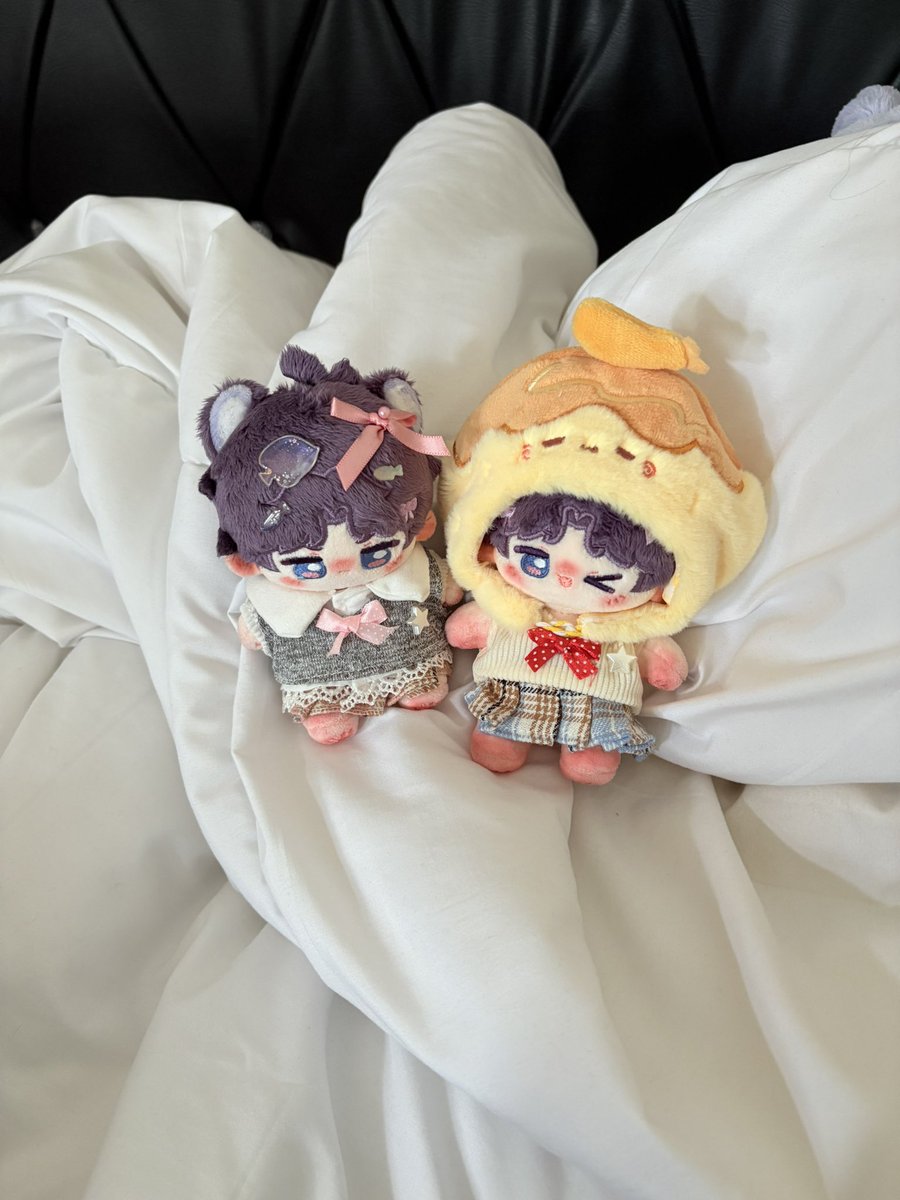 puserxavier's tweet image. wts baju doll school uniform 10cm 
• skirt, shirt, vest
• e-com + adm
• take all 150k
• pink &amp;amp; blue
• 80k each

#zonauang