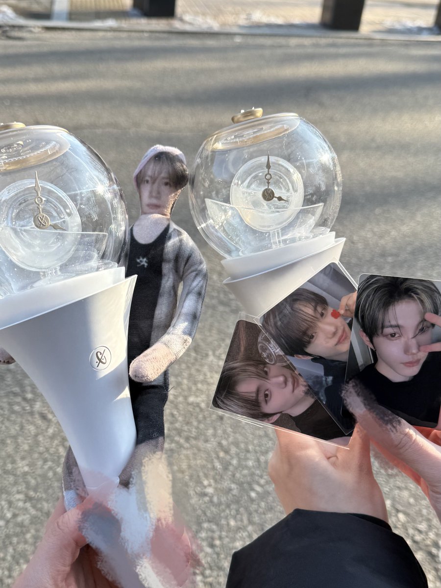 dontknowhour's tweet photo. 첫콘 https://t.co/pjlTEFRQrc