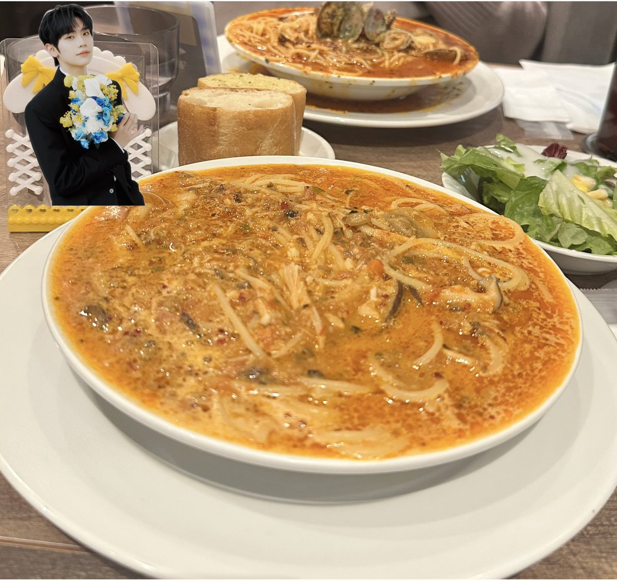 ホームズパスタ！
なにこれめっちゃ美味しいマジ飲める

心も体もしんどくて、どーしても会いたい！話したい！だったからちょっと元気でた🥺

オレンジのトレカケースもゲットしたからハッピー♥♥♥♥

 #ぐらコレ ←使ってみた