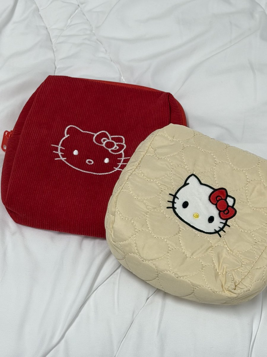 망곰이 사려고 올리브영 갔다가 종류 너무 많아서 아무것도 못사고 다이소에서 괜히 키티 파우치 두 개 집어옴 ㅠ