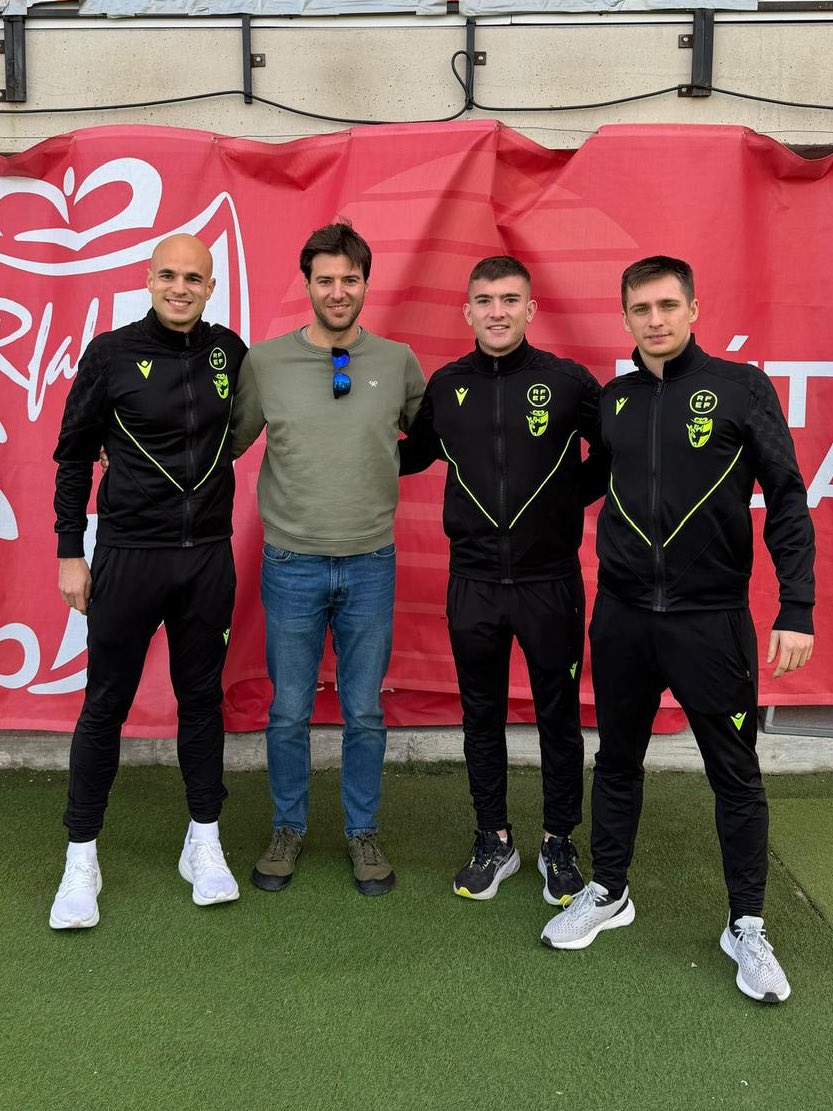 Málaga ha acogido el curso de acceso a 2ª División de Fútbol Playa. 🏝️⚽️

Hasta allí se desplazaron tres árbitros andaluces, acompañados por Cristóbal Montoro, responsable de árbitros de fútbol playa en Andalucía 👨‍⚖️💼
#FútbolPlaya #ArbitrosRFAF