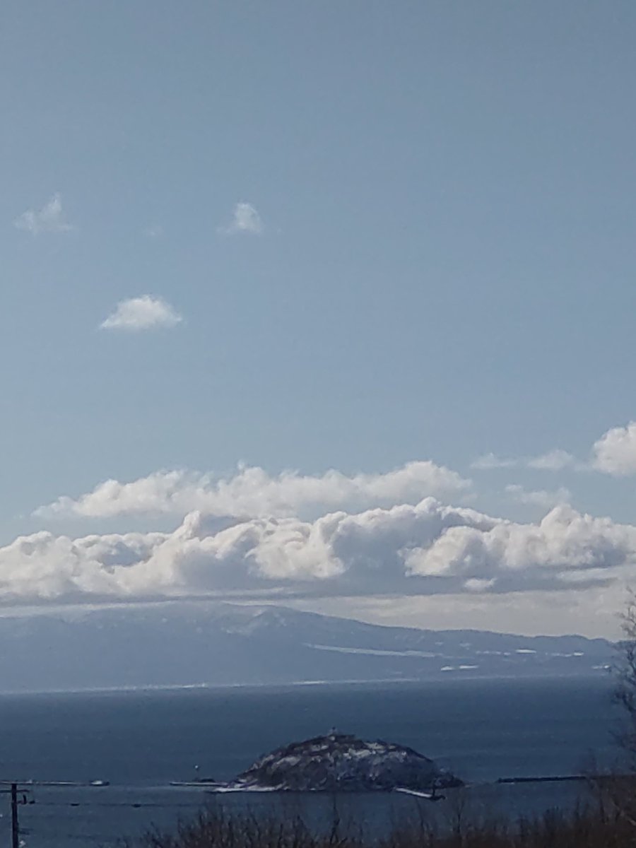 <a href="/takeshima_staff/">竹島宏 Hiroshi Takeshima【公式】</a> 宏さん こんばんは🌟

アンプラグド#5
「そっとおやすみ」
聴きました
優しくて丁寧に
ささやくようなボーカル♪
ジャズ風のピアノで
大人っぽくムーディー
とても素敵でした

最強な花言葉✨
宏さんにたくさんの
幸福が飛んできますように

今日もお疲れ様でした

笑顔の宏さんに会えて幸せ🩷
#竹島宏