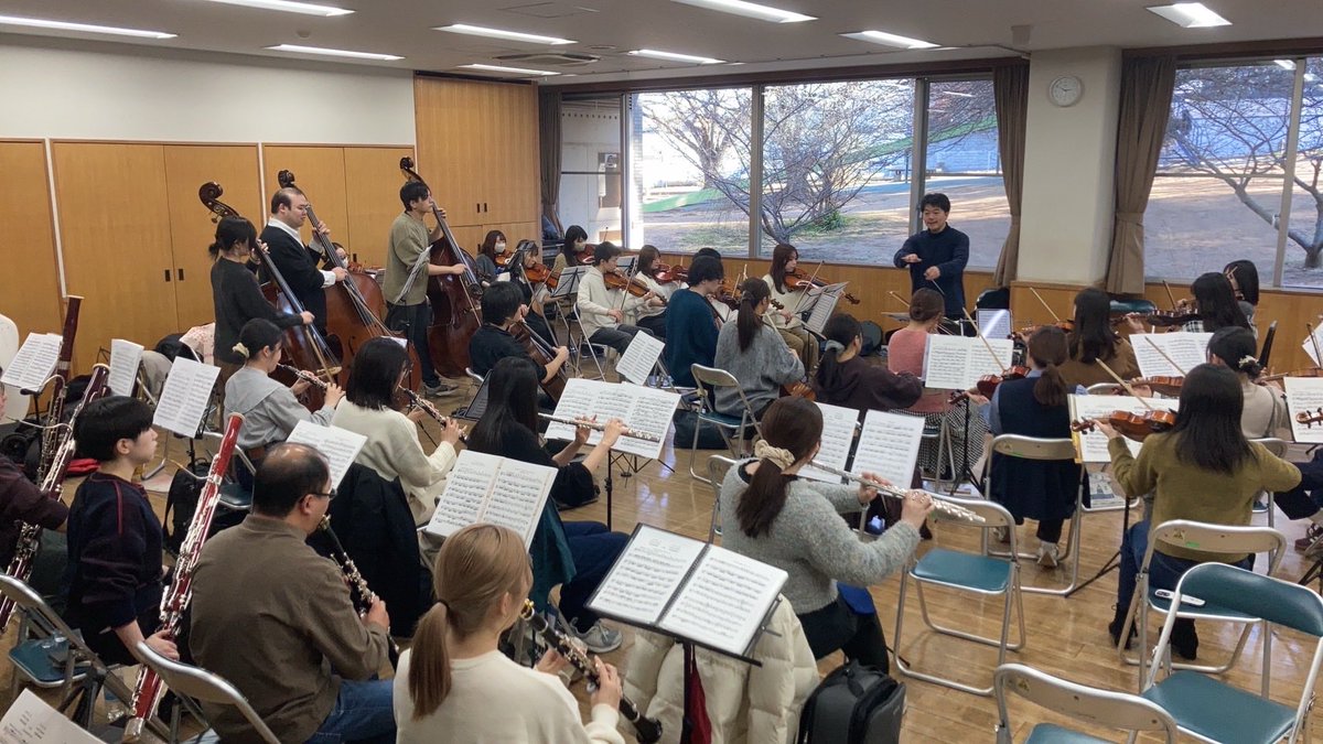 EnsembleLiberal's tweet photo. 定演まであと１ヶ月🎼マエストロ🤵練習🎺🎺
今日は谷津コミュニティセンターで今シーズン最後の練習🎻でした🎵
いつも親切にしてくださるスタッフの皆さんに感謝です🙏ありがとうございます✨
今年の１２月もこちらで🎄コンサートの予定🗓️です🫶💕 https://t.co/9BWF4HRL6X