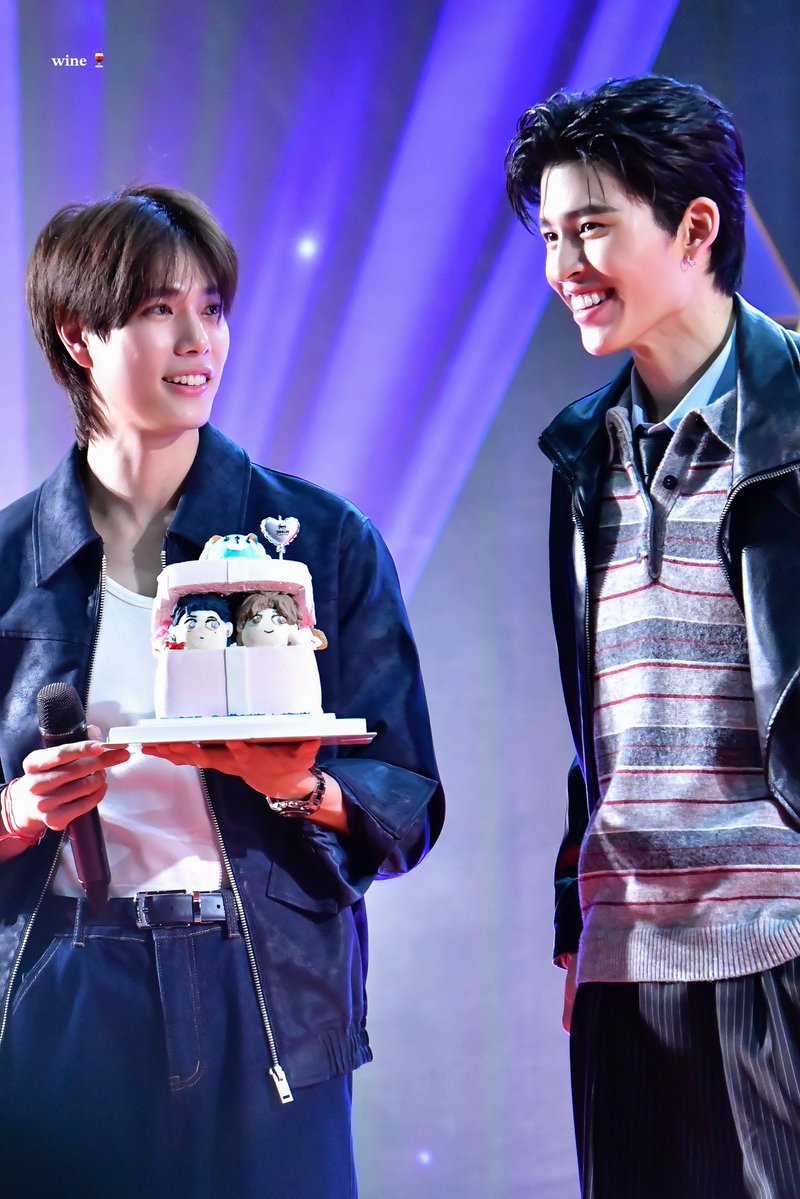 aperol_wine's tweet image. ` 260201 🎂

THE GOOD YEAR OF POND
#Happy25thPondDay

@ppnaravit #ppnaravit
@phuwintang #phuwintang
#PondPhuwin #ปอนด์ภูวินทร์