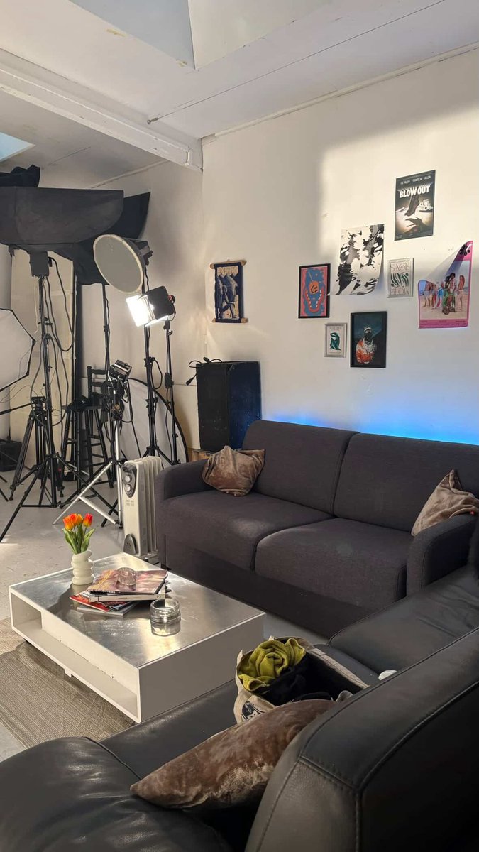 STUDIO PHOTO DISPOOOO

50€ / heure light inclues ( flashs &amp; continues )
📍station hoche sur la ligne 5 / 2mn à pied du métro