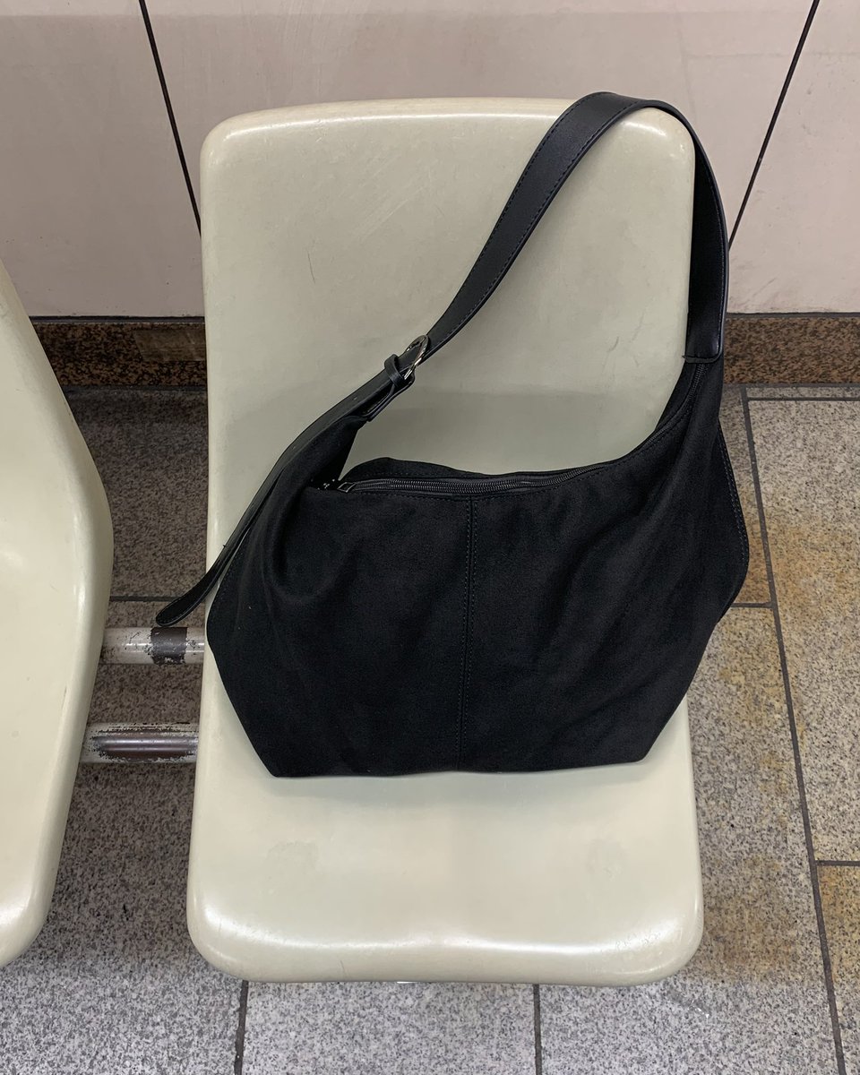 oo_06kinn's tweet photo. ￥5000以下でiPadも本も入る一軍バック。2wayでとっても使いやすい https://t.co/8jHJ35hyVM