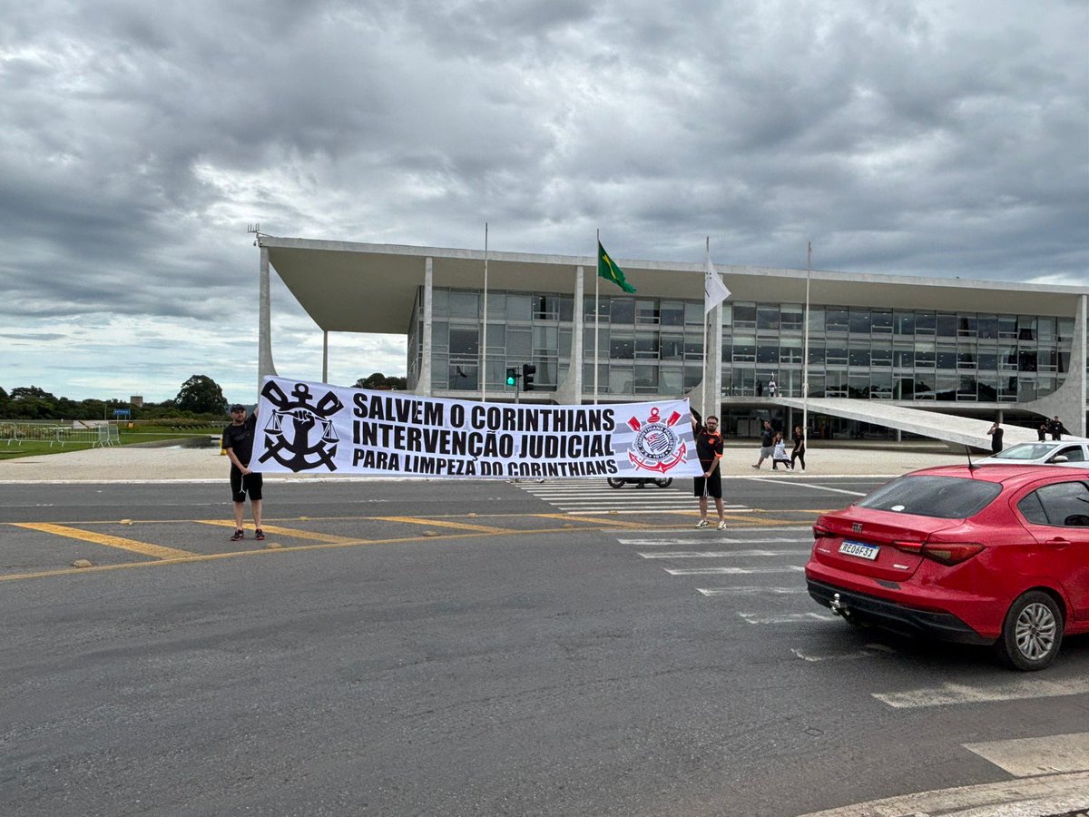 RenanBonhsack's tweet image. Estamos por aqui.

@salvem_cor