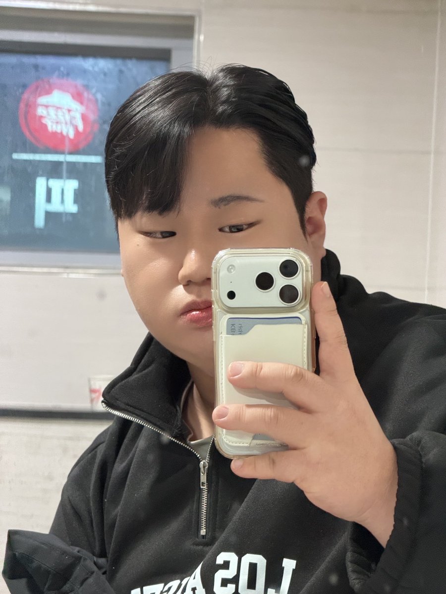 러버 tweet media