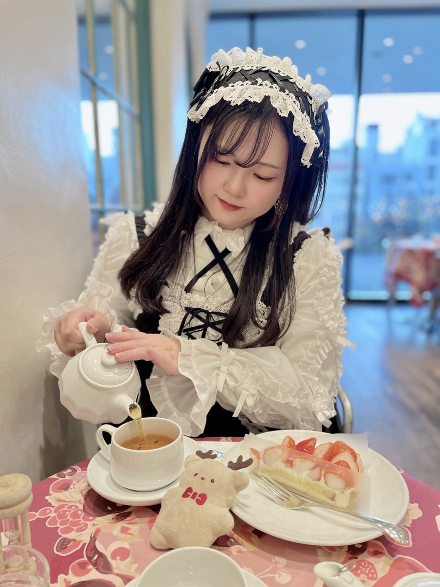 原点回帰した日🖤🎀
ベビドの肩ゴムお直しに出さないと🥲伸び伸び🥲

JSK,bag,くみゃ:BABY,
HD:RUSANJIN ROOM
BL:Chalmiere
SC:ALICE and the PIRATES
SH:F i.n.t
pierce:<a href="/vii_vii_vii_vii/">vii🕊</a> 
ring:<a href="/Luxmira1/">Luxmira</a> 

#ロリィタファッション 
#今日のロリータコーデ