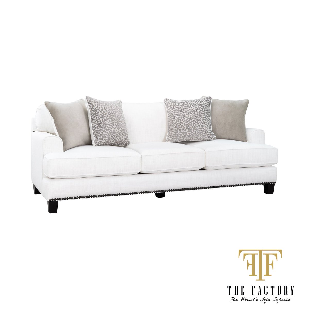 TheFactoryksa's tweet photo. ليست كل الجلسات تُنسى…
بعضها يصبح جزءًا من يومك،
ومن لحظاتك،
ومن راحتك الحقيقية 

هنا تبدأ جلسة
تعيش معك، لا تتعبك
تصميم أمريكي راقٍ  بأيادي سعودية ،
راحة مدروسة،
وتفاصيل صُمّمت لتدوم لا لتتغير.

لأن الذوق الحقيقي
لا يحتاج إلى إثبات…
هو يُحسّ
#كنب_أمريكي
#أثاث
#كنب
#أثاث_منزلي https://t.co/jzcMMOaPgN