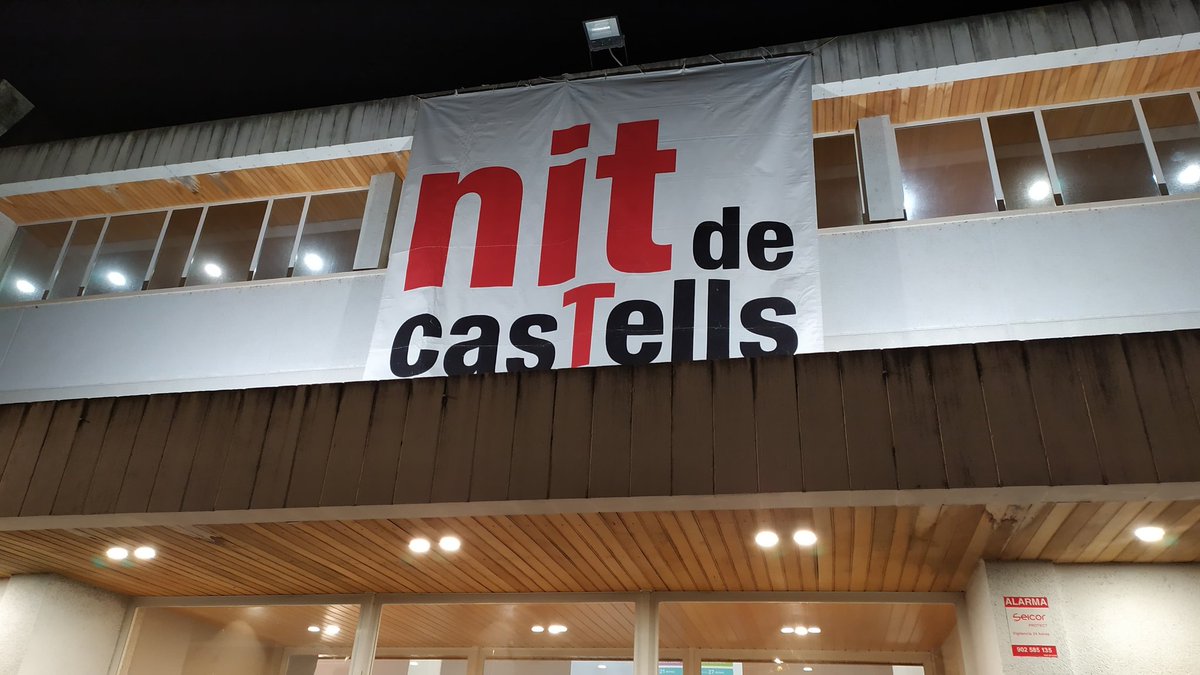CastDelFoix's tweet photo. 🥰Un any més, participem de la Nit de Castells, a Valls, Km0 del món casteller.
🩵Com sempre, #FemCubelles, #FemCastells!!
#CastellersDelFoix #OrgullTurquesa https://t.co/Q0O3At6BgU