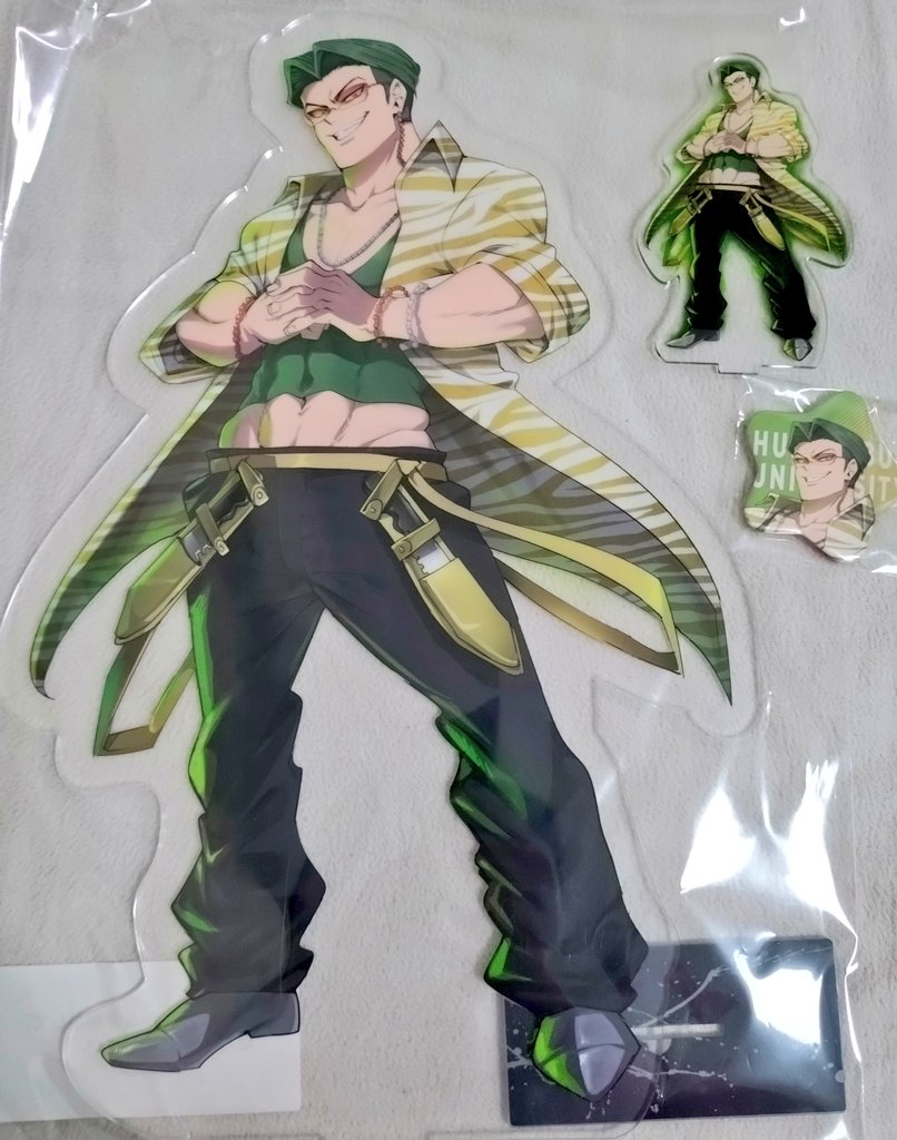 渋谷大智くんのBIGアクスタと星型缶バ、自引きできました😭💚うちに来